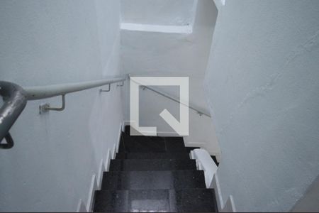 Escada de casa à venda com 2 quartos, 70m² em Fonte Grande, Contagem