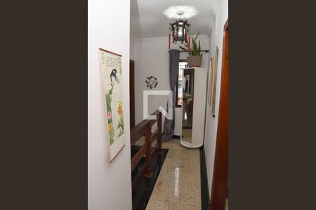 Casa à venda com 127m², 3 quartos e 2 vagasCorredor