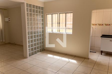 Sala 1 de casa para alugar com 3 quartos, 80m² em Vila Menck, Osasco