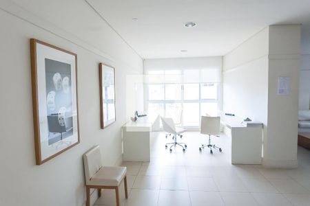 Apartamento para alugar com 137m², 3 quartos e 2 vagashome office