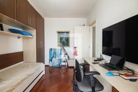 Apartamento à venda com 161m², 4 quartos e 4 vagasQuarto 2