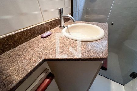 Apartamento à venda com 65m², 3 quartos e 1 vaga Apartamento à venda com 65m², 3 quartos e 1 vagaBanheiro Social