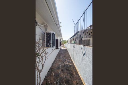 Casa à venda com 150m², 3 quartos e 1 vaga Casa à venda com 150m², 3 quartos e 1 vagaCorredor externo