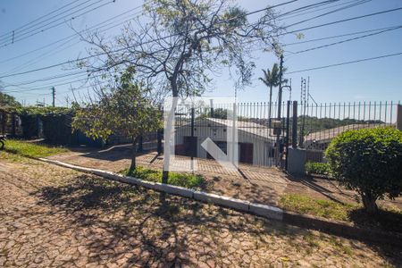 Casa à venda com 150m², 3 quartos e 1 vaga Casa à venda com 150m², 3 quartos e 1 vagaFachada