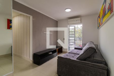 Sala de apartamento para alugar com 2 quartos, 60m² em Jardim das Esmeraldas, Taboão da Serra