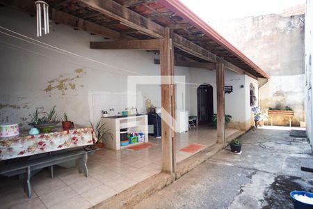 Casa à venda com 590m², 8 quartos e 4 vagasQuintal