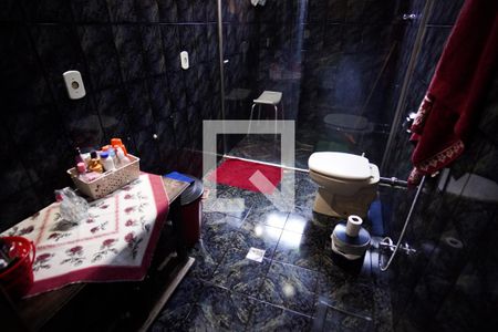 Casa à venda com 590m², 8 quartos e 4 vagasBanheiro do Quarto 1