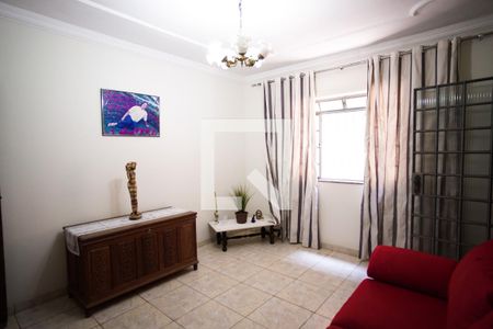 Sala 1 de casa à venda com 8 quartos, 590m² em Jaqueline, Belo Horizonte