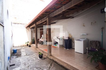 Casa à venda com 590m², 8 quartos e 4 vagasQuintal