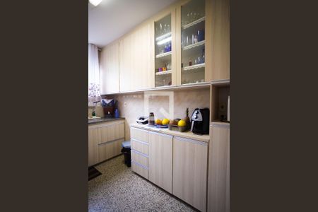 Casa à venda com 590m², 8 quartos e 4 vagasCozinha