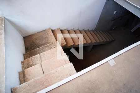 Casa à venda com 590m², 8 quartos e 4 vagasEscada