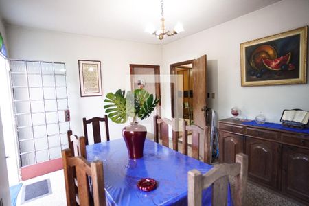 Sala 2 de casa à venda com 8 quartos, 590m² em Jaqueline, Belo Horizonte
