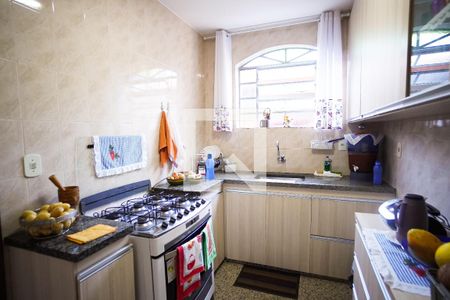 Casa à venda com 590m², 8 quartos e 4 vagasCozinha