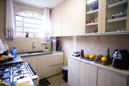 Casa à venda com 590m², 8 quartos e 4 vagasCozinha