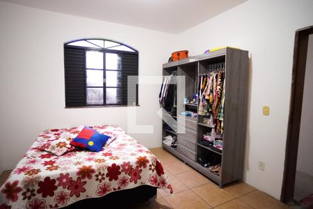 Casa à venda com 590m², 8 quartos e 4 vagasQuarto 5