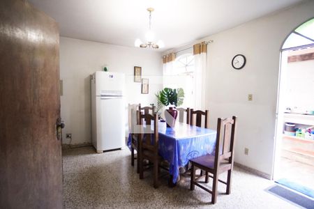 Casa à venda com 590m², 8 quartos e 4 vagasSala 2