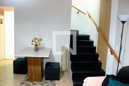 Sala de casa à venda com 2 quartos, 69m² em Jardim Vila Galvão, Guarulhos