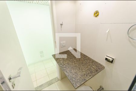 Casa à venda com 410m², 6 quartos e 2 vagasBanheiro da Suíte 2