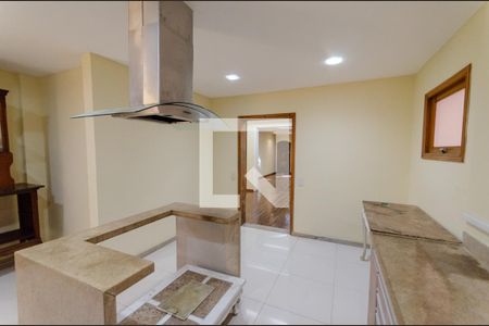 Casa à venda com 410m², 6 quartos e 2 vagasCozinha