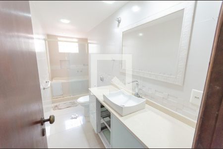 Casa à venda com 410m², 6 quartos e 2 vagasBanheiro