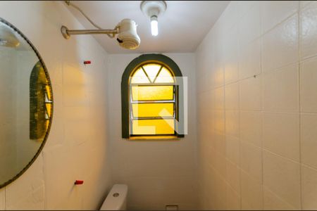 Casa à venda com 410m², 6 quartos e 2 vagasBanheiro de serviço