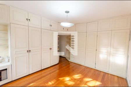 Casa à venda com 410m², 6 quartos e 2 vagasSuíte 1