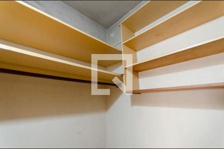 Casa à venda com 410m², 6 quartos e 2 vagasCloset da Suíte 1