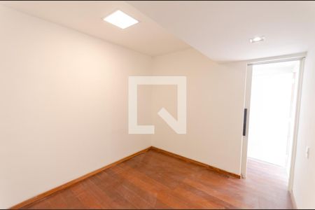 Casa à venda com 410m², 6 quartos e 2 vagasSuíte 2