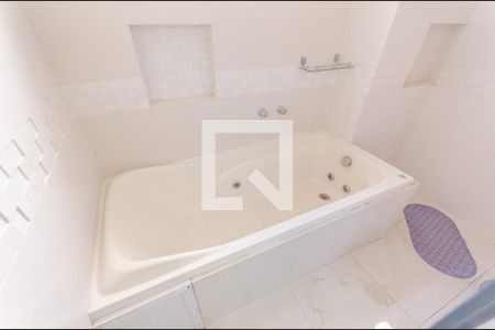 Casa à venda com 410m², 6 quartos e 2 vagasBanheiro