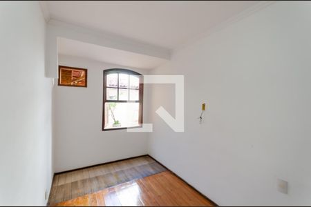 Casa à venda com 410m², 6 quartos e 2 vagasQuarto 3