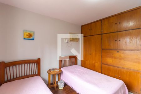 Casa à venda com 272m², 5 quartos e 3 vagasQuarto 4