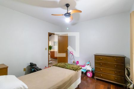 Casa à venda com 272m², 5 quartos e 3 vagasApartamento - Quarto