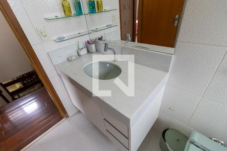Casa à venda com 272m², 5 quartos e 3 vagasBanheiro social