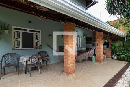 Casa à venda com 272m², 5 quartos e 3 vagasVaranda