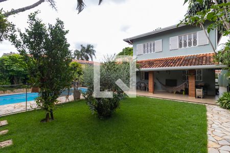 Casa à venda com 272m², 5 quartos e 3 vagasQuintal