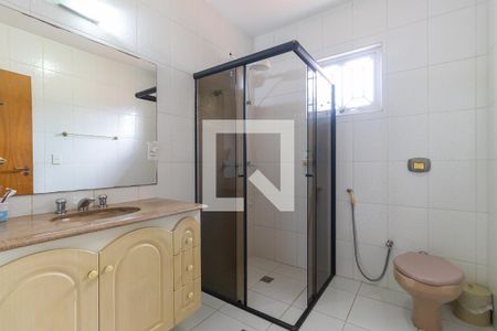 Casa à venda com 272m², 5 quartos e 3 vagasBanheiro da suíte 2