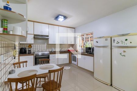 Casa à venda com 272m², 5 quartos e 3 vagasCozinha