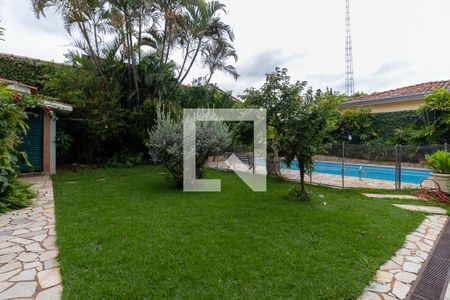 Casa à venda com 272m², 5 quartos e 3 vagasQuintal