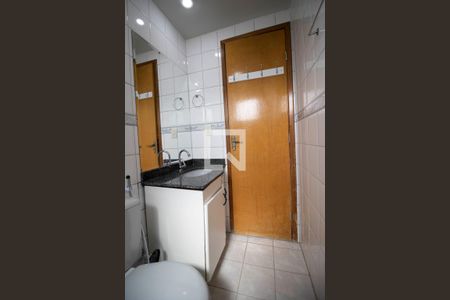 Apartamento para alugar com 69m², 2 quartos e 1 vaga Apartamento para alugar com 69m², 2 quartos e 1 vagaBanheiro da suíte