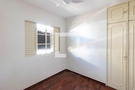 Quarto 1 de apartamento para alugar com 2 quartos, 80m² em Grajaú, Belo Horizonte
