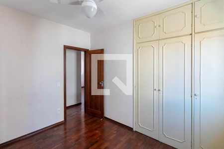 Quarto 2 de apartamento para alugar com 2 quartos, 80m² em Grajaú, Belo Horizonte