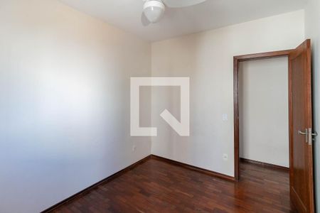 Quarto 2 de apartamento para alugar com 2 quartos, 80m² em Grajaú, Belo Horizonte
