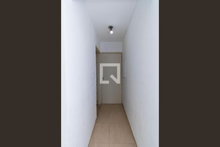 Corredor de apartamento para alugar com 2 quartos, 90m² em Vila Antonieta, São Paulo