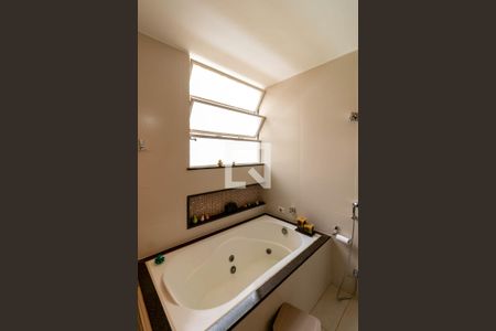 Apartamento à venda com 395m², 5 quartos e 2 vagasBanheiro Social