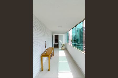 Apartamento à venda com 395m², 5 quartos e 2 vagasVaranda