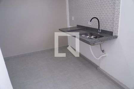 Cozinha de apartamento para alugar com 1 quarto, 29m² em Vila Guedes, São Paulo