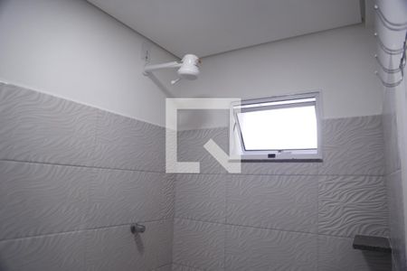 Banheiro de apartamento para alugar com 1 quarto, 29m² em Vila Guedes, São Paulo