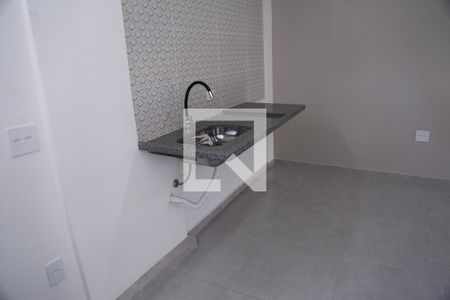 Cozinha de apartamento para alugar com 1 quarto, 29m² em Vila Guedes, São Paulo