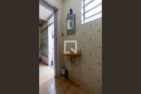 Casa à venda com 180m², 6 quartos e 2 vagasBanheiro
