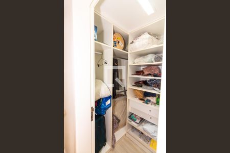 Apartamento para alugar com 168m², 3 quartos e 1 vaga Apartamento para alugar com 168m², 3 quartos e 1 vagaCloset Quarto 3